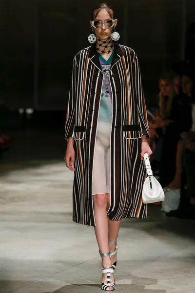 Look 24
